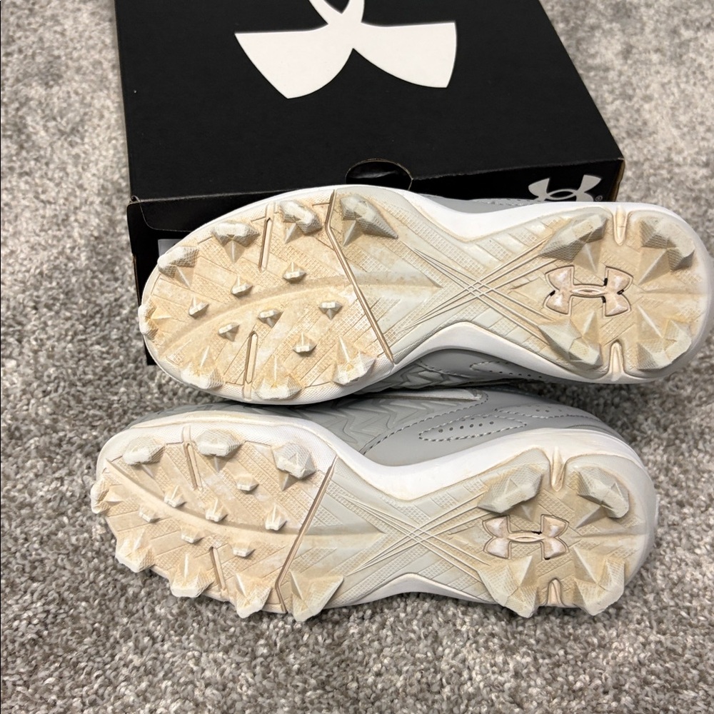 Under Armour Kids Gray Baseball Cleats - Picture 3 of 4